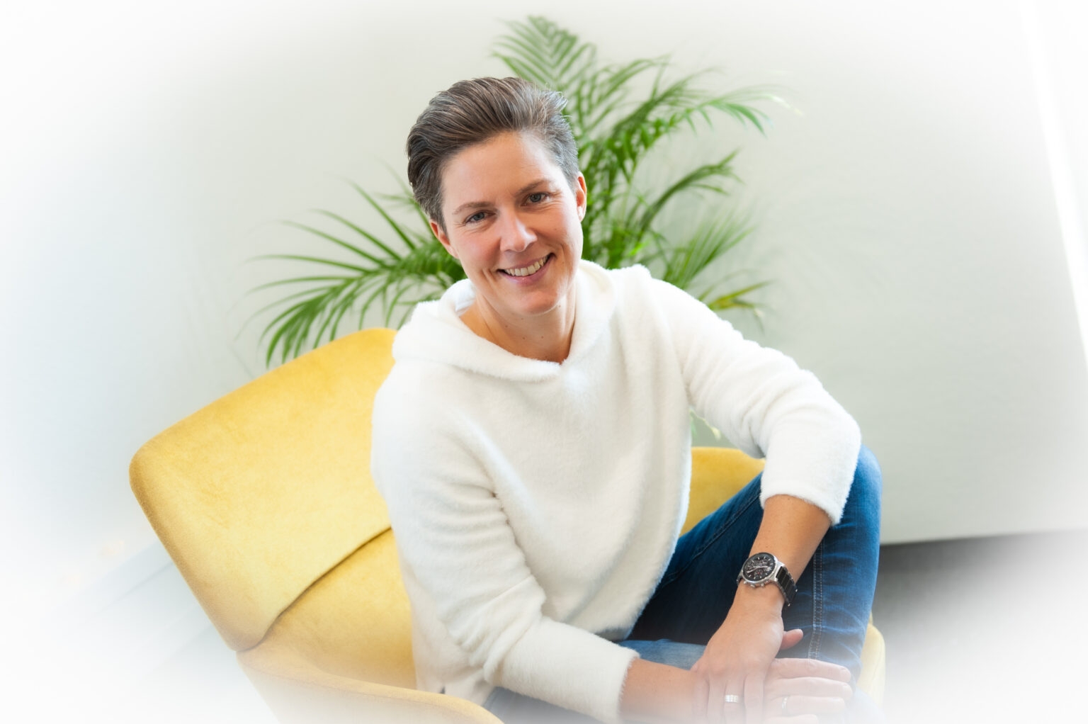 Dr. Julia Lange